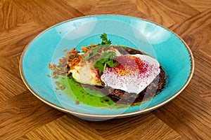 Roasted beefsteak with egg