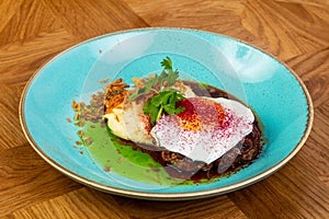 Roasted beefsteak with egg