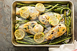 Roasted chicken breast with lemon and green beans