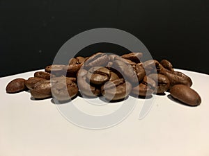 Roasted coffee beans