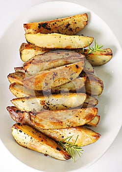 Roasted garlic potatoes vertical