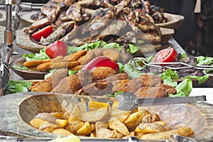 Roasted potatos and chicken