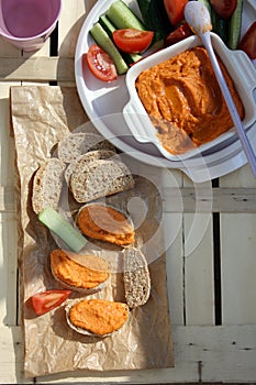 Roasted red pepper hummus