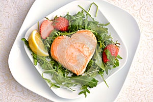 Roasted salmon with fresh rocket