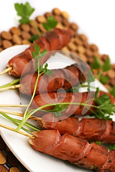 Roasted sausages with parsley