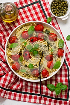 Roasted tomato and basil pasta.style hugge