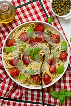 Roasted tomato and basil pasta.style hugge