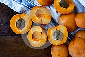 Robada freestone apricots cut into halves