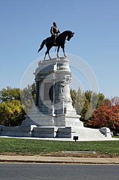 Robert E. Lee Statue photo