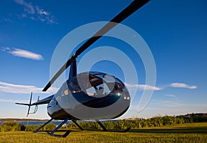 Robinson R-44 photo