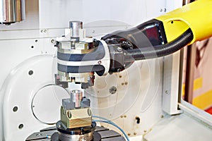 Robot manipulator and metal workpieces