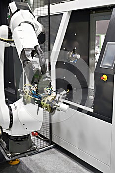 Robot manipulator and metal workpieces