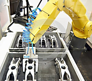 Robotic arm and measuring bench