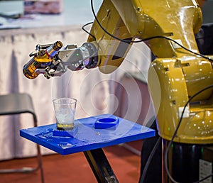 Robotic pouring beer