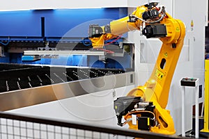robotic press brake automation cell