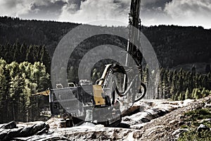 Rock blasting drilling machinery