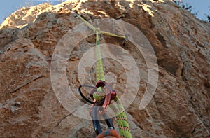 Rock climbing abseiling device detail