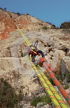 Rock climbing abseiling device detail