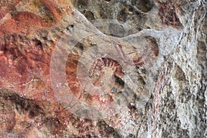 La roca dibujo pintado mano a arco sobre el rocas, bahía,. la roca la pintura la roca fotografías 
