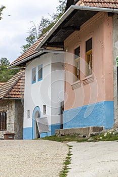 Skalné obydlie v Brhlovciach, okres Levice, Nitriansky kraj, Slovensko