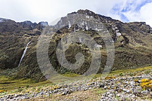 Rock walls in the El Altar