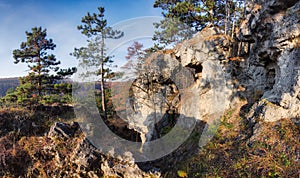 La roccia montagna il sole 