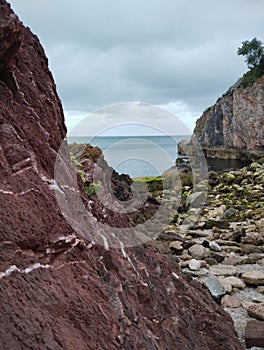 Rocks at Babbacombe bay leading to the sea