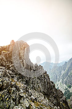 Skalnatá horská krajina vo Vysokých Tatrách