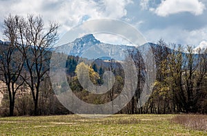 Skalnatý vrchol hory Klak v pohoří Malá Fatra, Slovensko