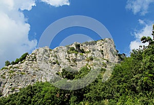 Rocky wall and green at Sentiero degli Dei