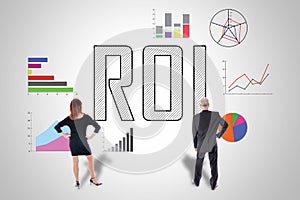 Roi concept watched by business people