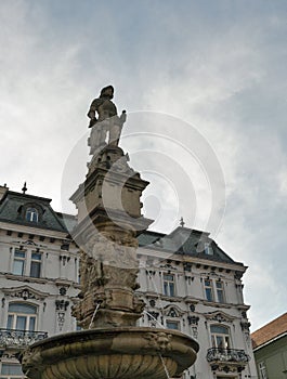 Roland nebo Maxmiliánova fontána v Bratislavě na Slovensku.