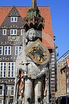 Roland statue