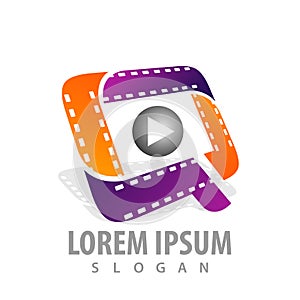 roll cinema-movie roll film media play logo concept design. initial letter Q. Symbol graphic template element vector