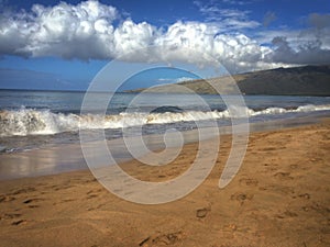 Rolling waves of Maui