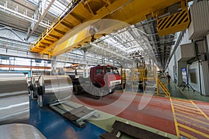 Rolls of aluminum immersed in the truck