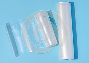 Rolls with plastic film for vacuum packaging of products, hermetic packaging for vegetables and meat