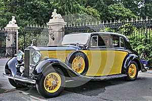 1934 Rolls Royce Phantom II In Yellow