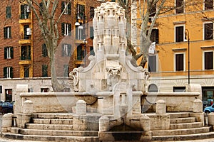 Roma , Testaccio district: Fontana delle Anfore