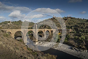 Roman bridge of Alcantara in arch built between 103 and 104. It crosses the Tajo river