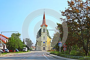 Římskokatolický kostel v obci Dubová, okres Pezinok, Slovensko