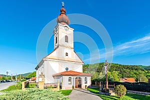 Rímskokatolícky kostol sv. Jána Nepomuckého. Medzibrod, Slovensko.