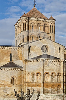 Romanesque and gothic church. Colegiata de Toro. Castilla LeÃÂ³n, Spain photo