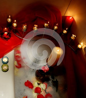 Romantic details in bathtube