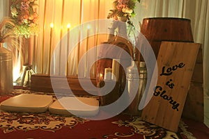 romantic indoor decoration with fresh flowers for weddings, fiancÃ©s, ceremonies.