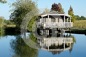 Romantical cottage on a lake in Bordeaux, France