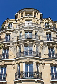 Ronded facade of a residential building in Paris