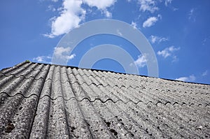 Roof made of carcinogenic asbestos tiles