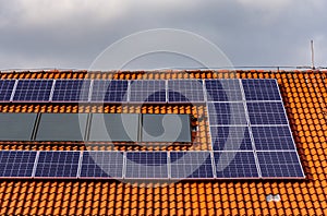 Roof with solar panels for energy independence