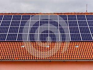 Roof with solar panels for energy independence